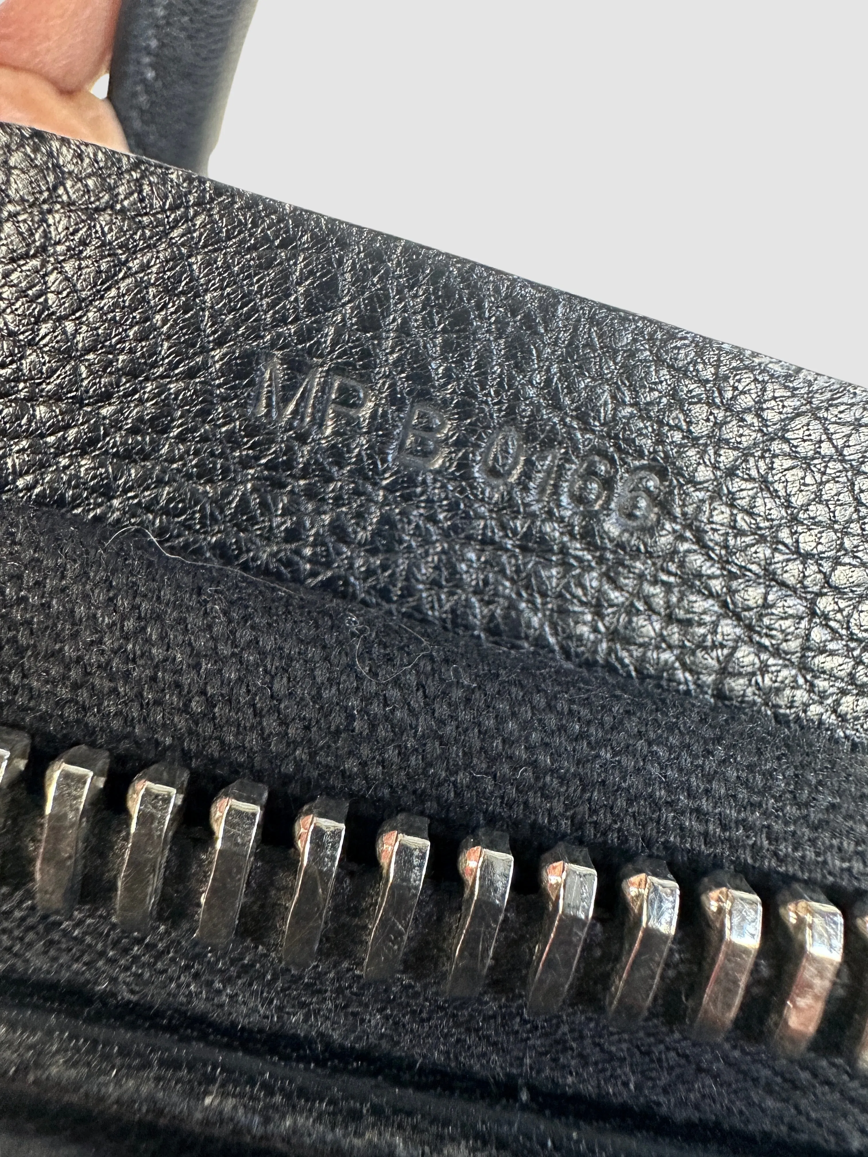 GIVENCHY Medium Antigona Bag • Made in Italy MPB0166